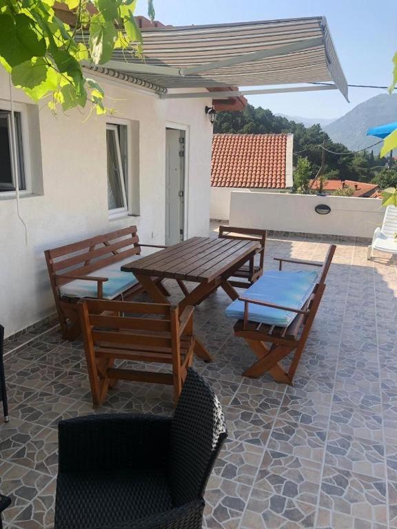 Alisa Sea View Apartment Prcanj Kotor Exteriér fotografie
