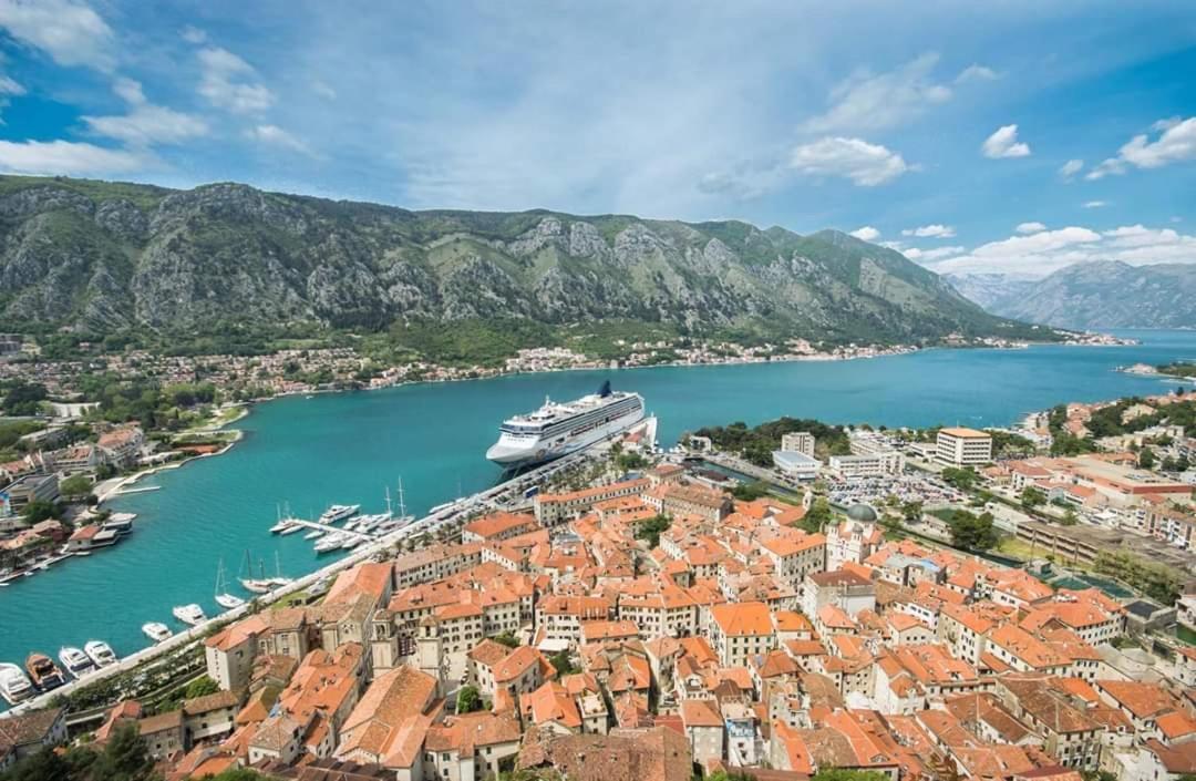 Alisa Sea View Apartment Prcanj Kotor Exteriér fotografie